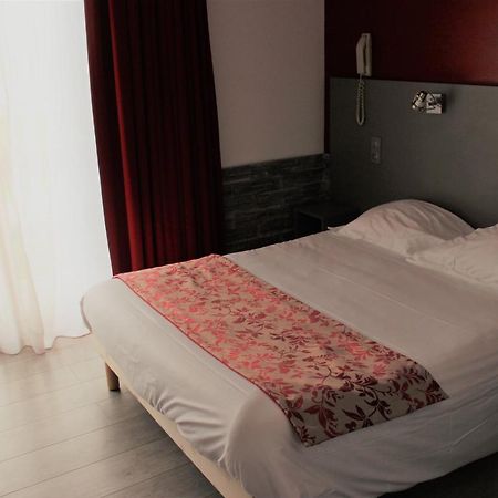 Logis Hotel Restaurant La Vieille Ferme, Macon Nord Sance ภายนอก รูปภาพ