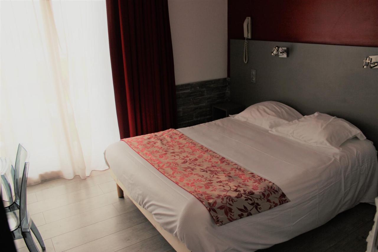 Logis Hotel Restaurant La Vieille Ferme, Macon Nord Sance ภายนอก รูปภาพ