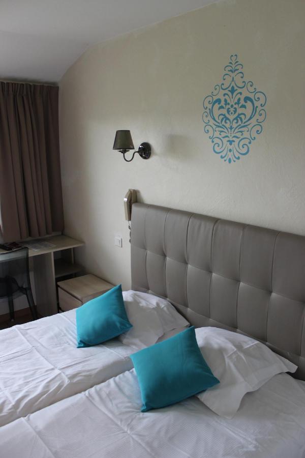 Logis Hotel Restaurant La Vieille Ferme, Macon Nord Sance ภายนอก รูปภาพ