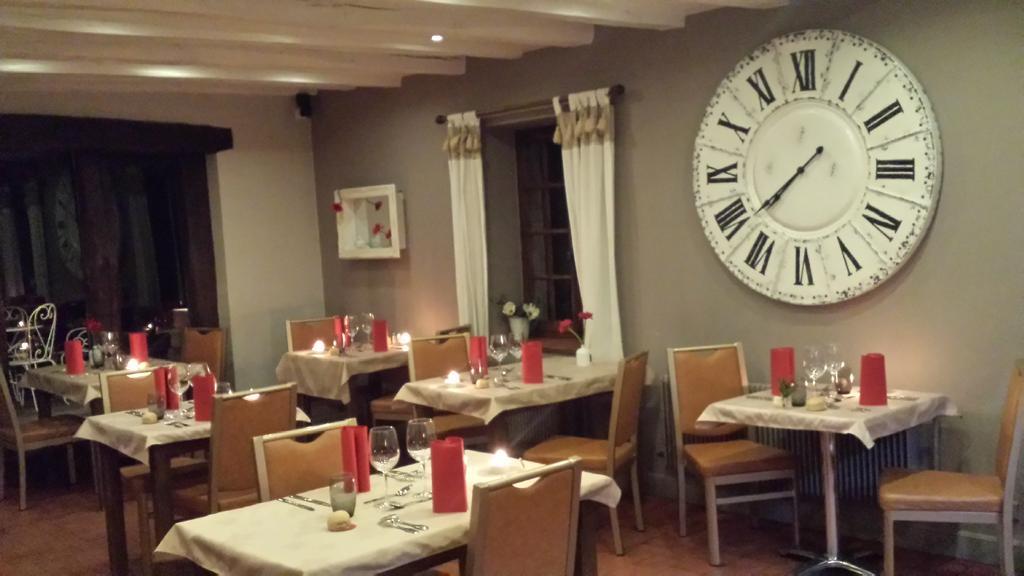 Logis Hotel Restaurant La Vieille Ferme, Macon Nord Sance ภายนอก รูปภาพ