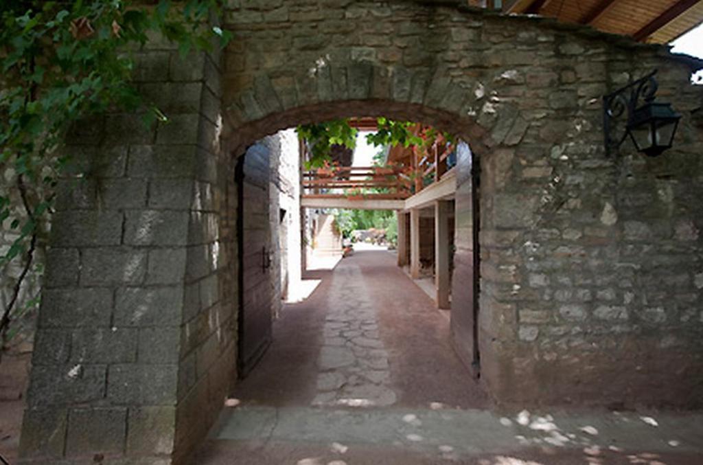 Logis Hotel Restaurant La Vieille Ferme, Macon Nord Sance ภายนอก รูปภาพ