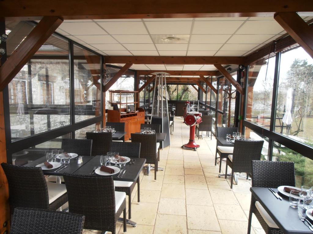 Logis Hotel Restaurant La Vieille Ferme, Macon Nord Sance ภายนอก รูปภาพ