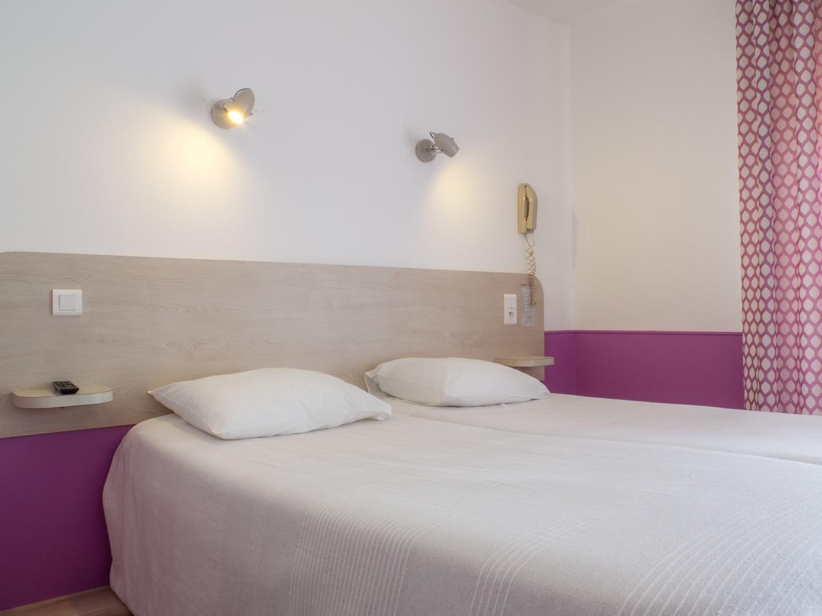 Logis Hotel Restaurant La Vieille Ferme, Macon Nord Sance ภายนอก รูปภาพ