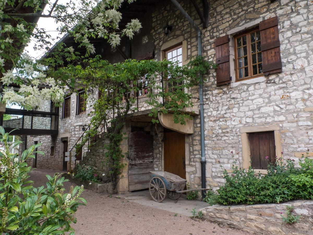 Logis Hotel Restaurant La Vieille Ferme, Macon Nord Sance ภายนอก รูปภาพ