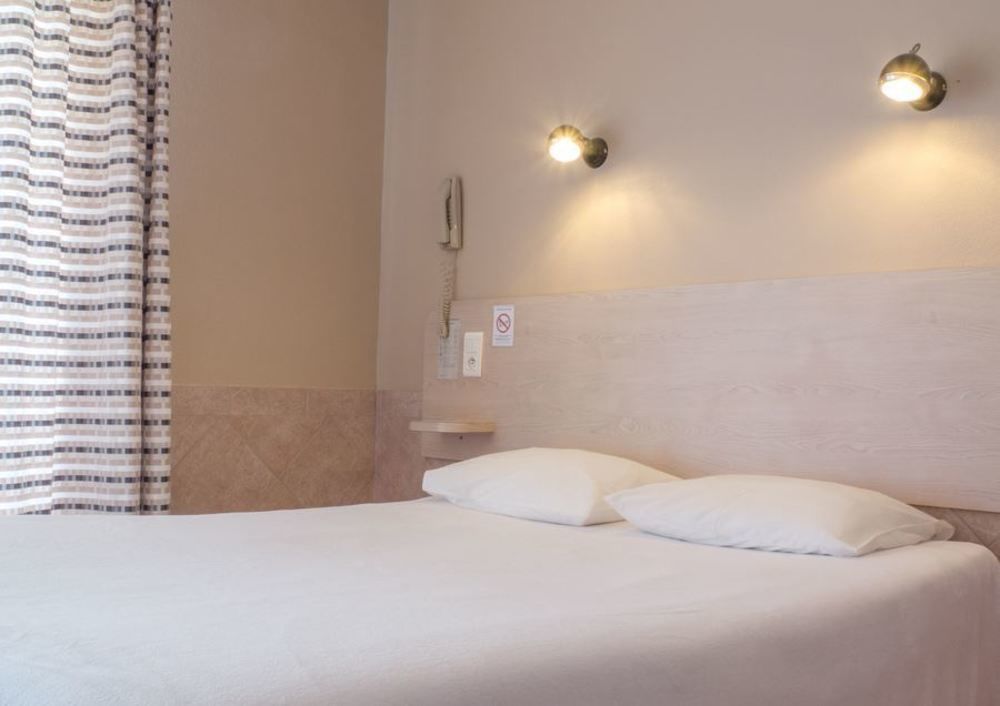 Logis Hotel Restaurant La Vieille Ferme, Macon Nord Sance ภายนอก รูปภาพ