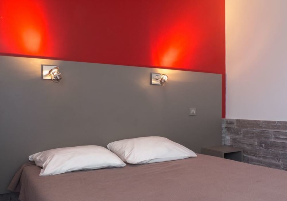 Logis Hotel Restaurant La Vieille Ferme, Macon Nord Sance ภายนอก รูปภาพ