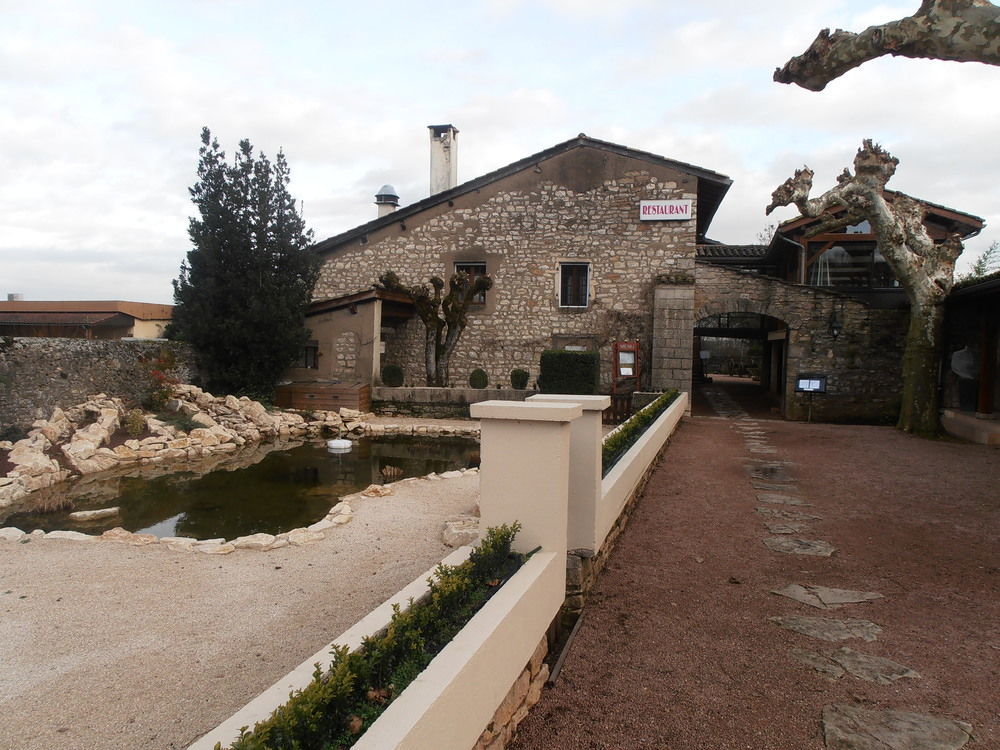 Logis Hotel Restaurant La Vieille Ferme, Macon Nord Sance ภายนอก รูปภาพ