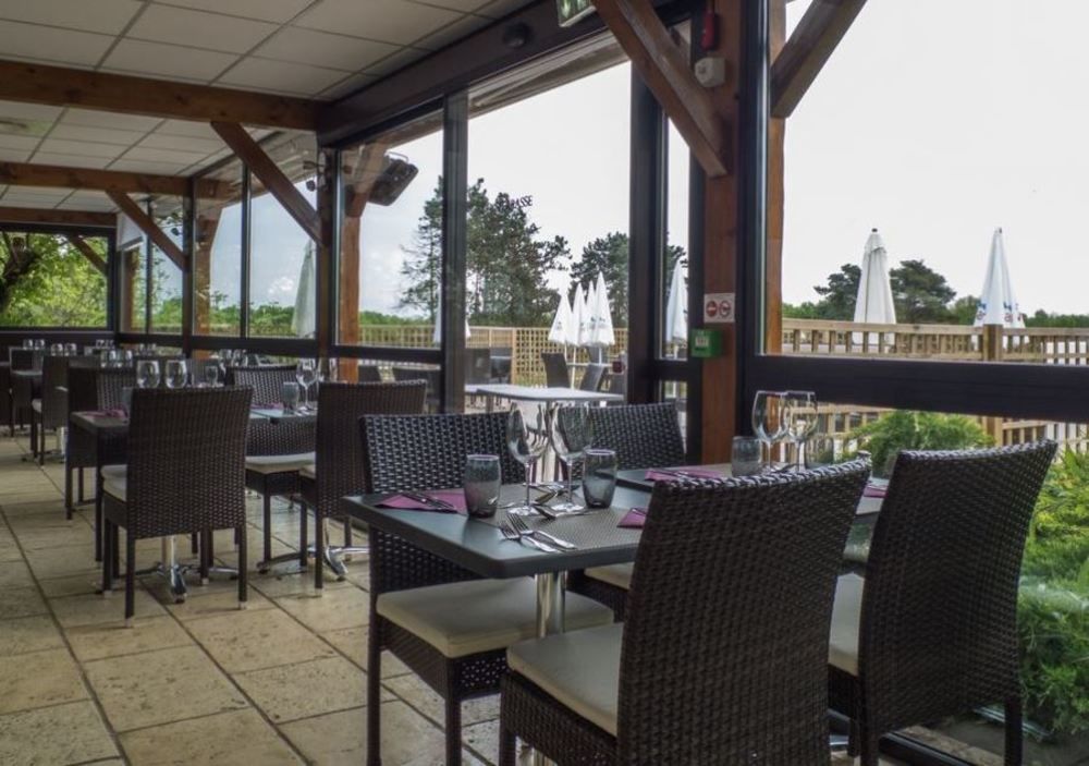 Logis Hotel Restaurant La Vieille Ferme, Macon Nord Sance ภายนอก รูปภาพ