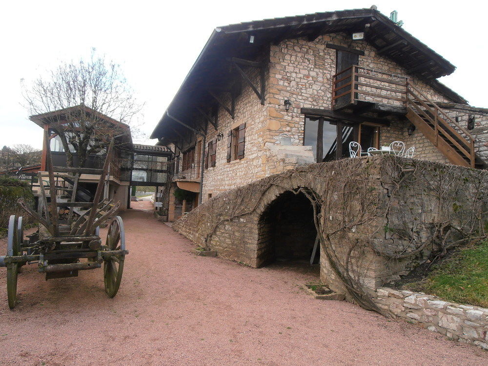Logis Hotel Restaurant La Vieille Ferme, Macon Nord Sance ภายนอก รูปภาพ